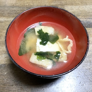 味噌汁レシピ　豆腐とほうれん草と油揚げの味噌汁